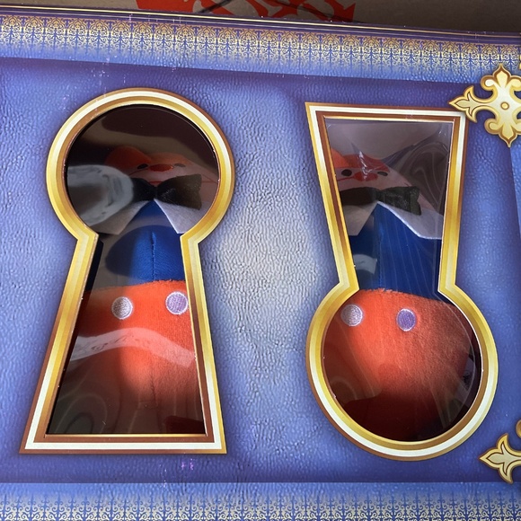 Disney D23 Alice in wonderland plush box - Picture 3 of 4